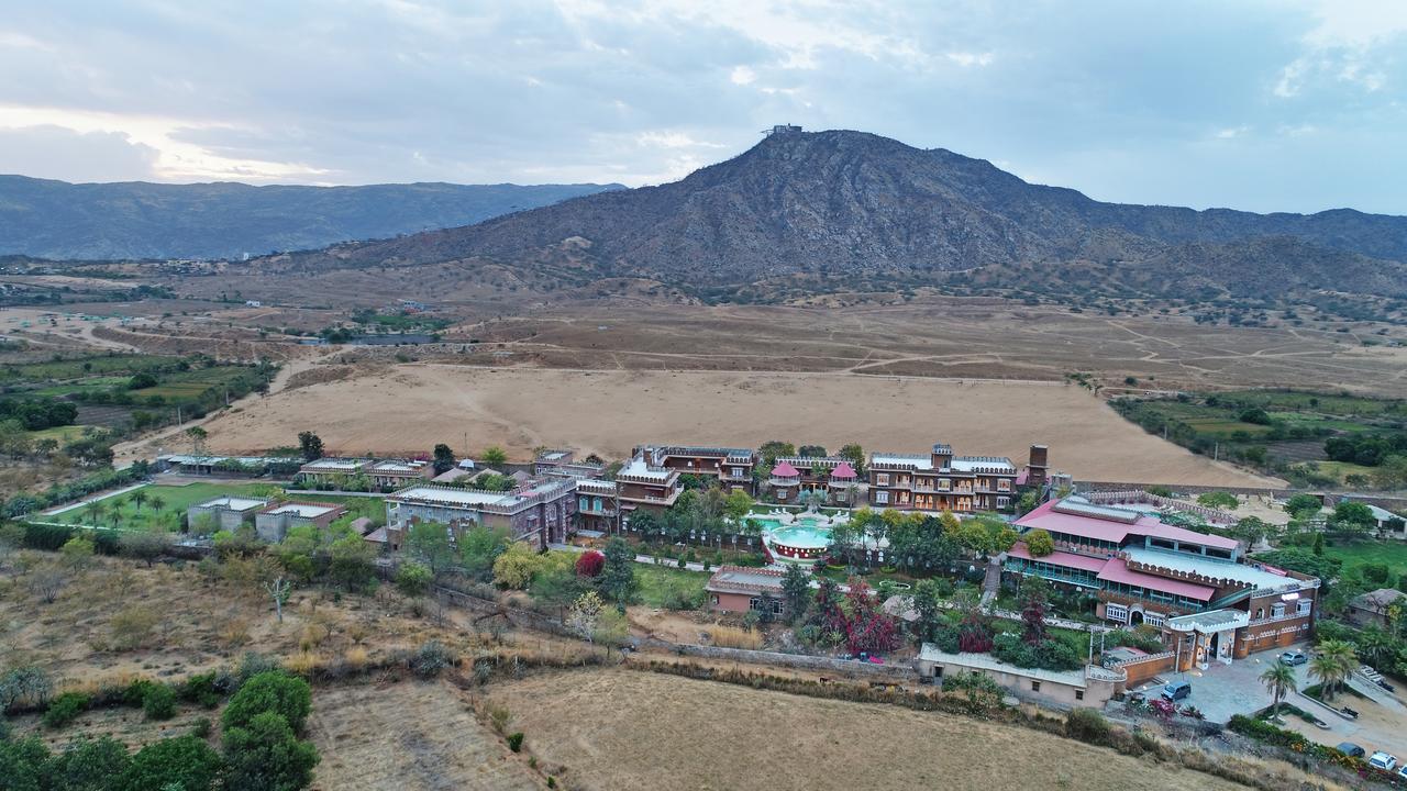 Regenta Resort Pushkar Fort Exterior photo